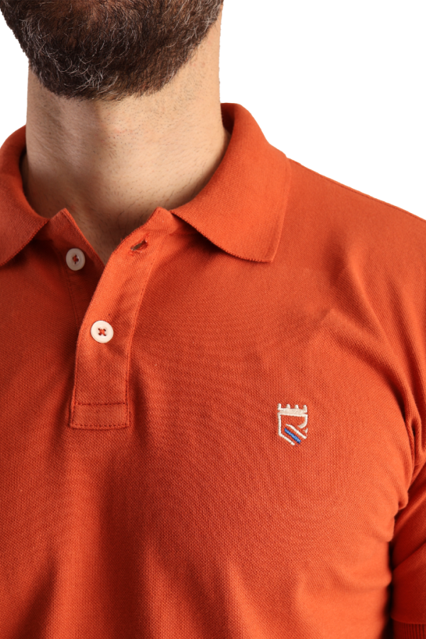 Playera Casual Tipo Polo Color Shedron Con Bordado Slim Fit Para Hombre